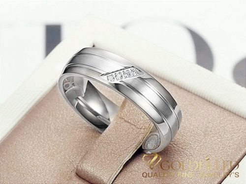 Stainless steel ring with stone